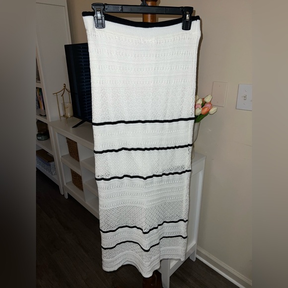 Crochet Style Maxi Skirt - Picture 8 of 10